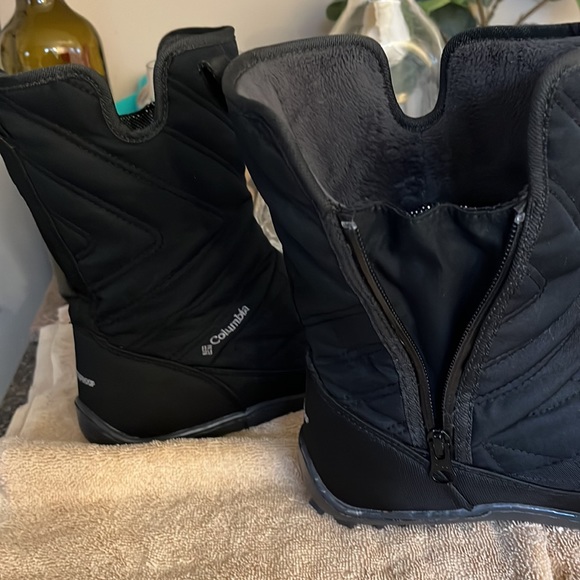 Columbia Minx omni grip size 6 EUC boots - Picture 7 of 7